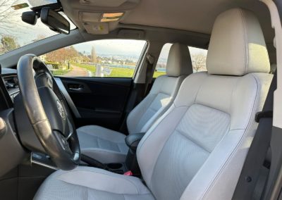 Toyota Auris 1.8 hybrid 2016 intérieur